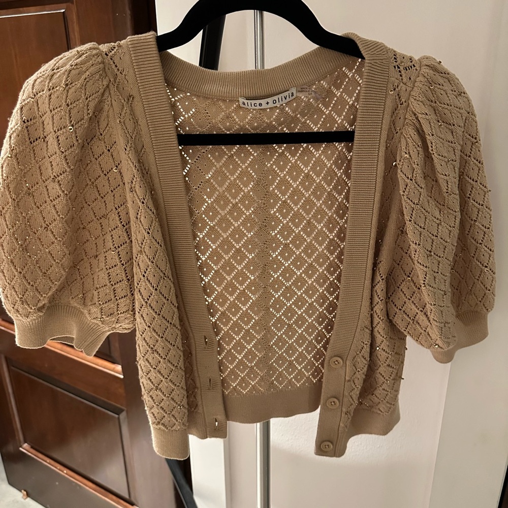 Alice + olivia puff sleeve cardigan in camel color (small)